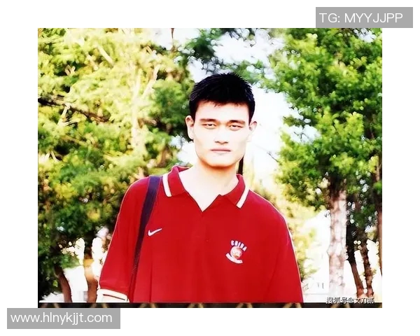 姚明穿秋裤引发热议网友纷纷调侃身高与时尚的完美结合