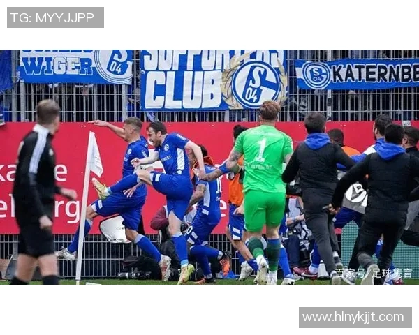 沙尔克04遭遇德甲四连败，危机加剧